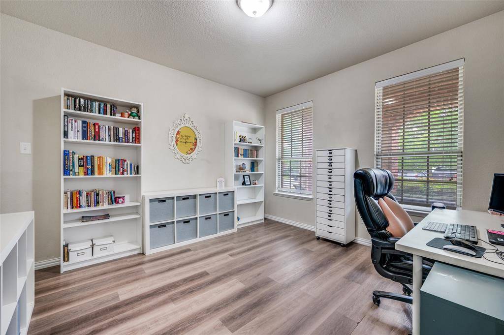 1701 Ridge Creek Lane, Aubrey, TX 76227