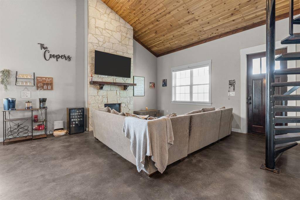 395 Private Road 4219, Decatur, TX 76234