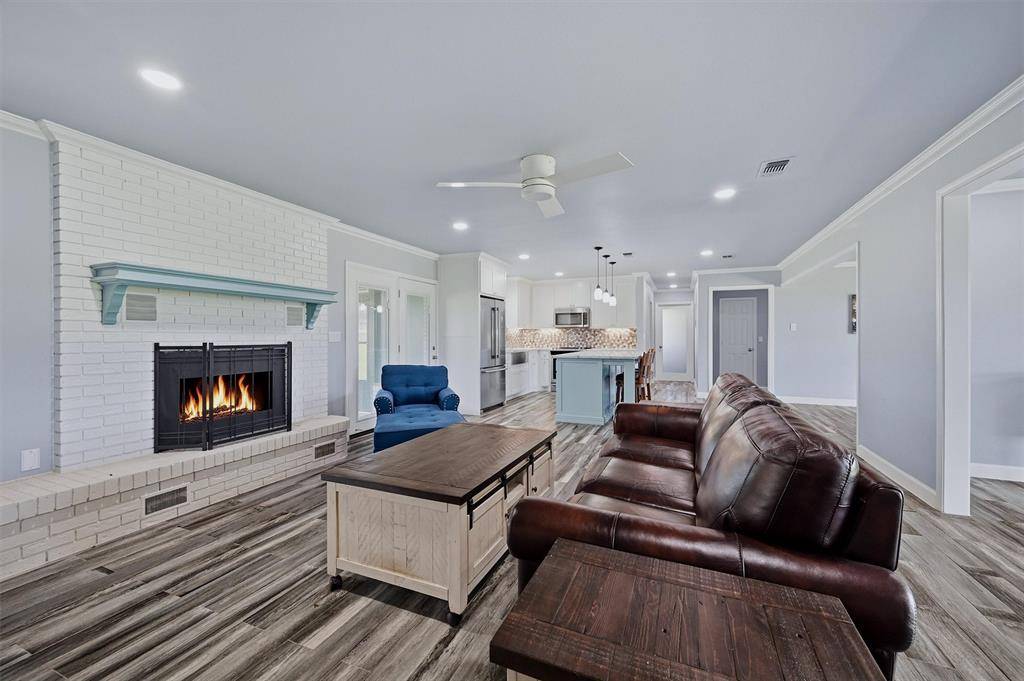 1861 Roland Road, Whitesboro, TX 76273