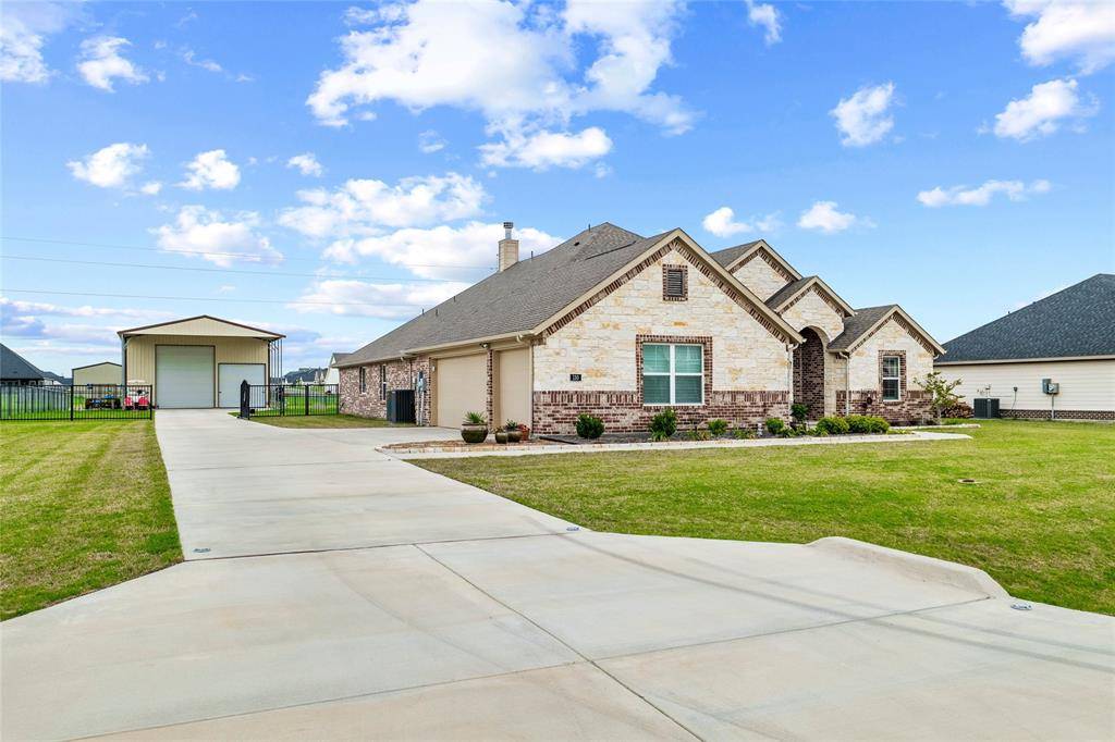 130 Prairie Meadows Court, Rhome, TX 76078