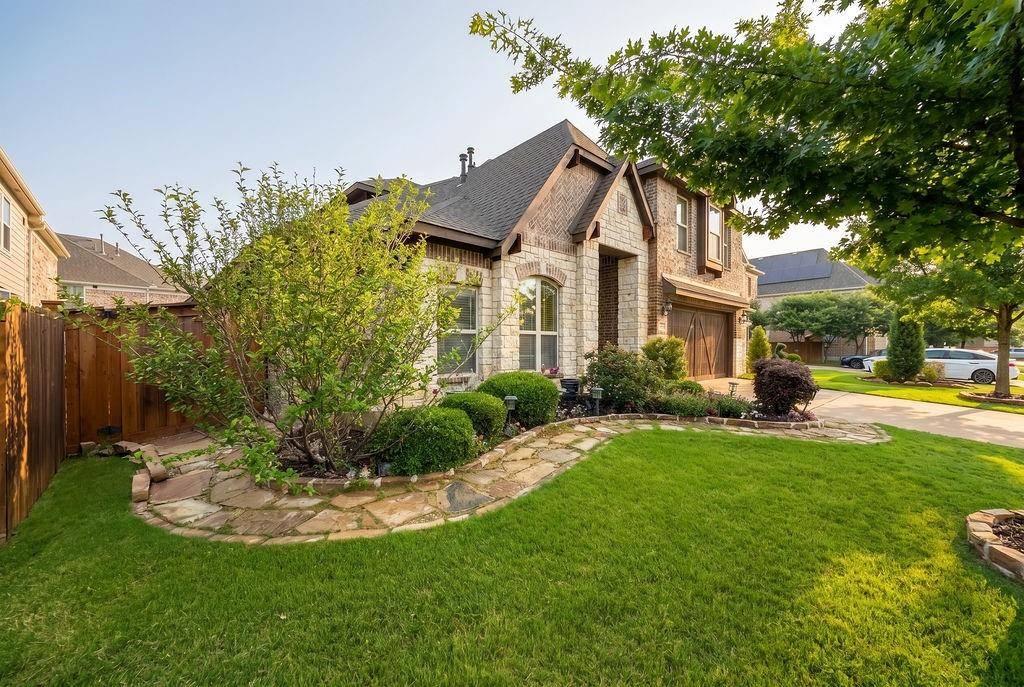 2840 Mariposa Drive, Grand Prairie, TX 75054