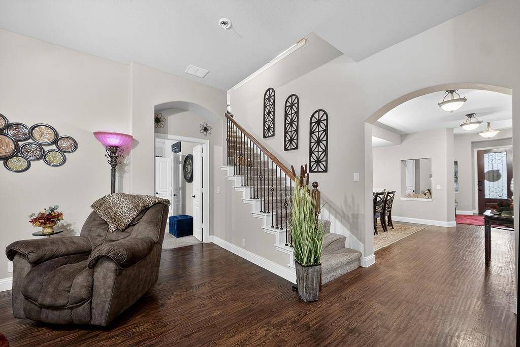 2840 Mariposa Drive, Grand Prairie, TX 75054