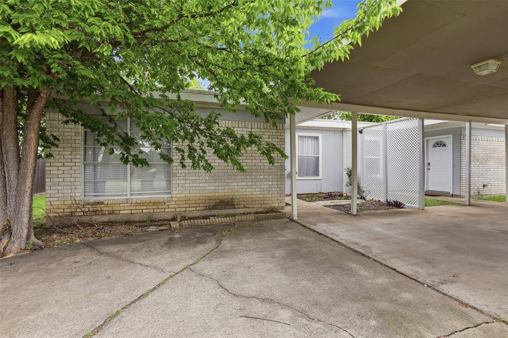 6761 Trail Lake Drive, Fort Worth, TX 76133