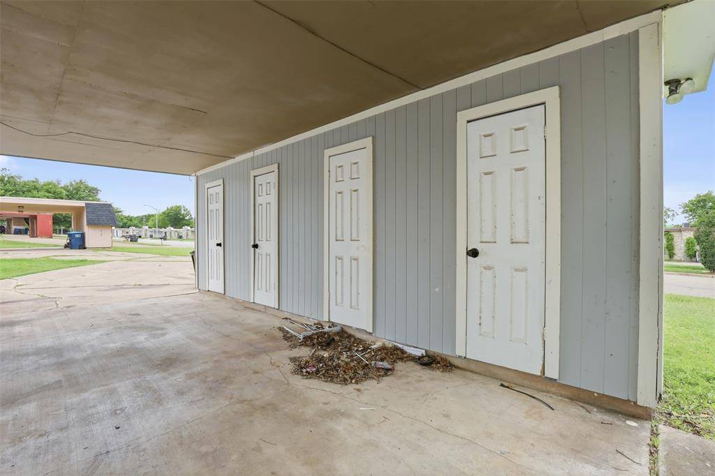 6761 Trail Lake Drive, Fort Worth, TX 76133