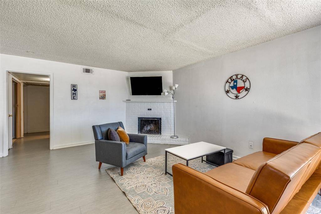 6761 Trail Lake Drive, Fort Worth, TX 76133