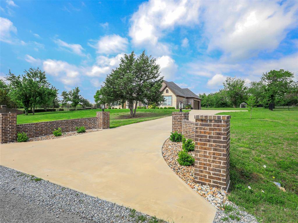 31 Golf Walk Circle, Denison, TX 75020