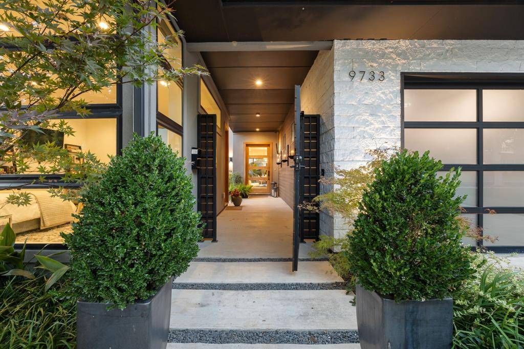 9733 Mixon Drive, Dallas, TX 75220