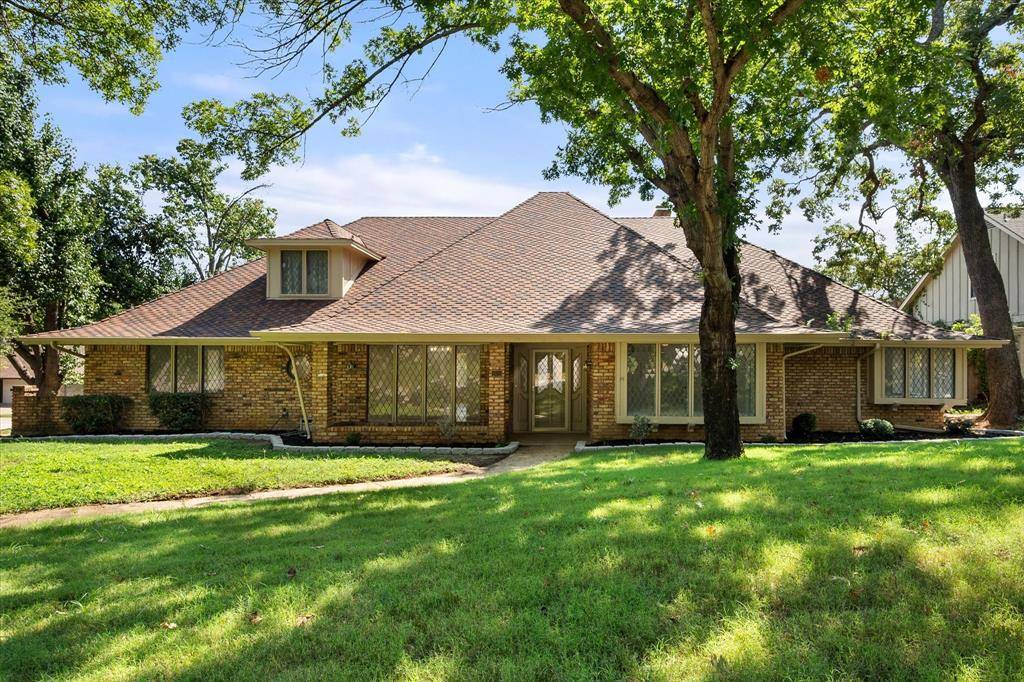 1801 High Vista Court, Fort Worth, TX 76112