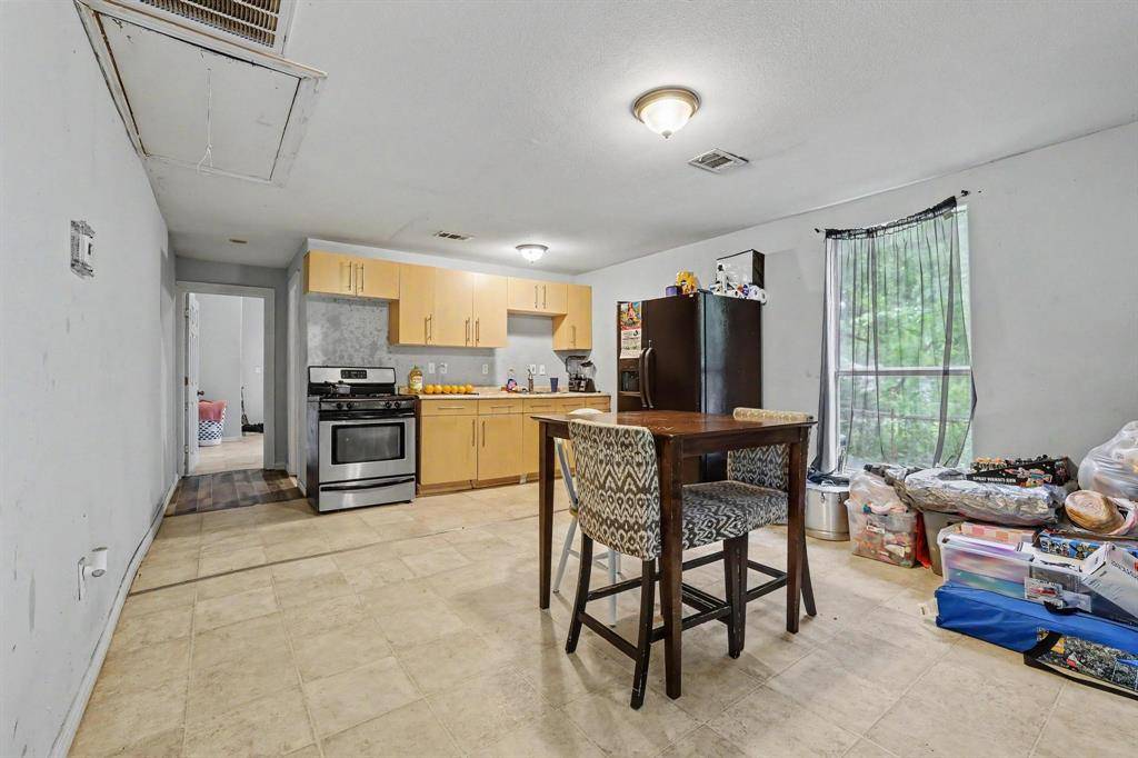 205 S Main Street, Bonham, TX 75418