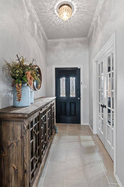 820 Forest Heights Drive, Fort Worth, TX 76036