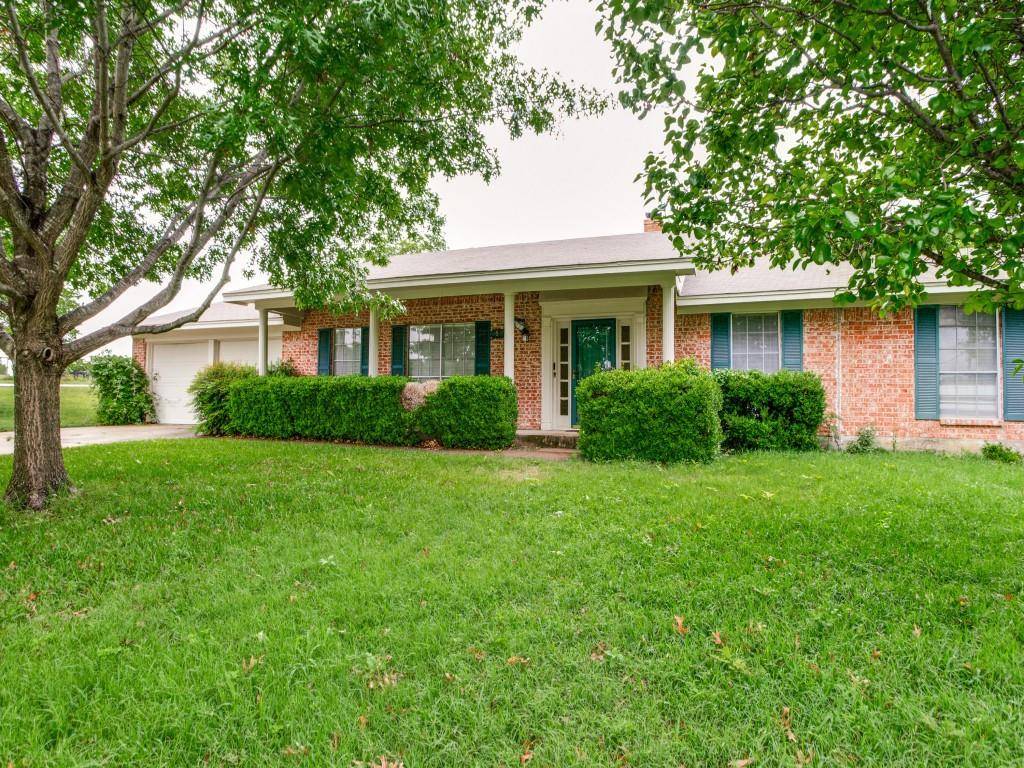 501 Stevens Drive, Benbrook, TX 76126