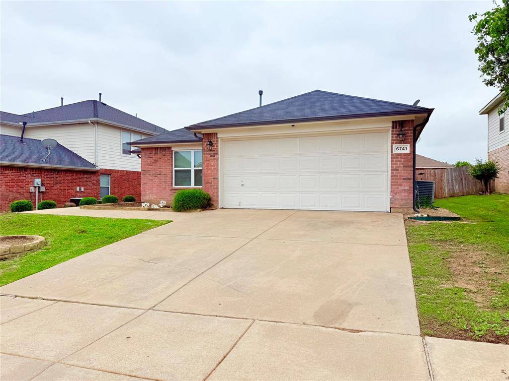 6741 Red Rock Trail, Watauga, TX 76137