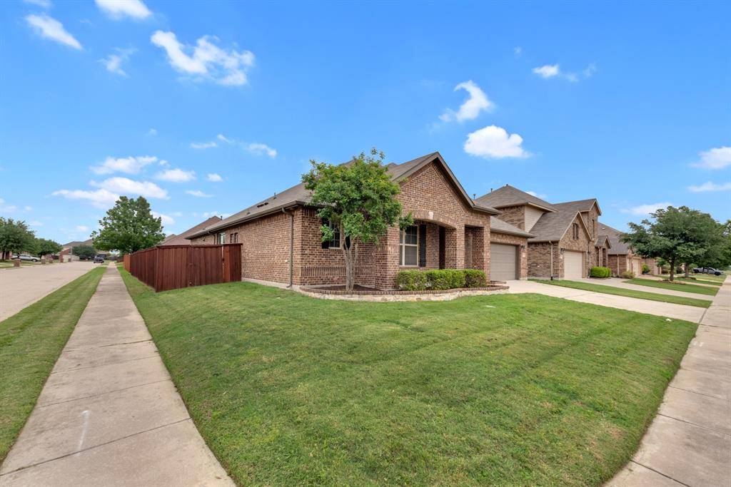 1428 Mesa Crest Drive, Fort Worth, TX 76052