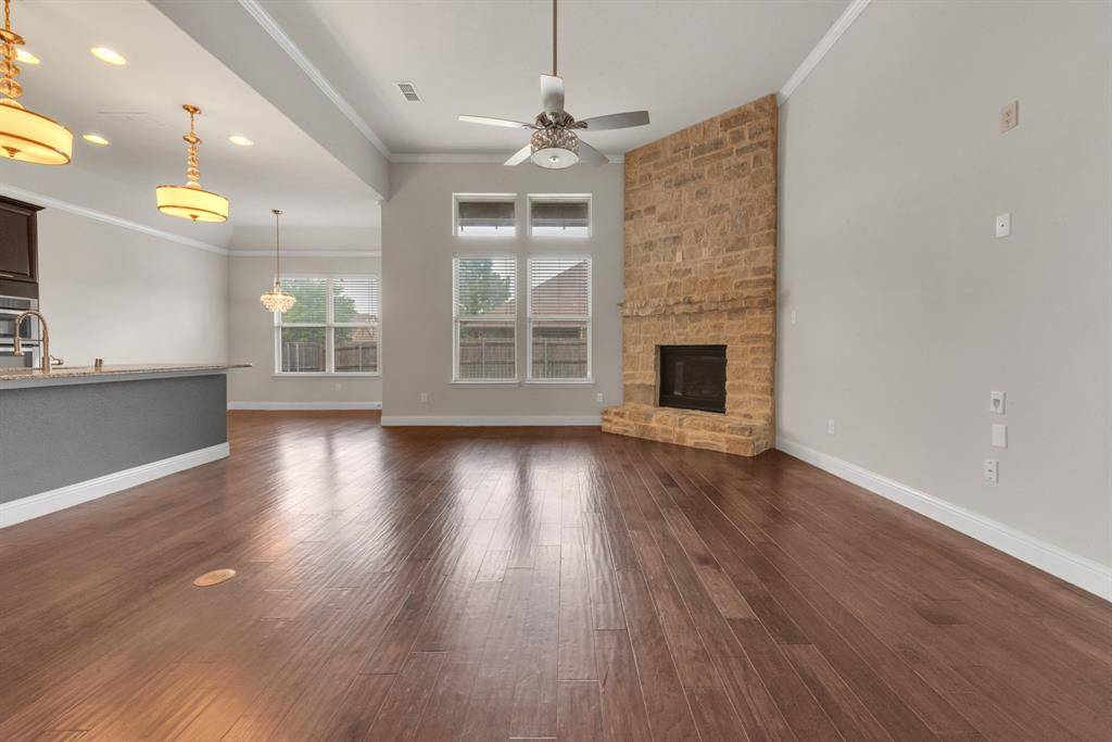 1428 Mesa Crest Drive, Fort Worth, TX 76052