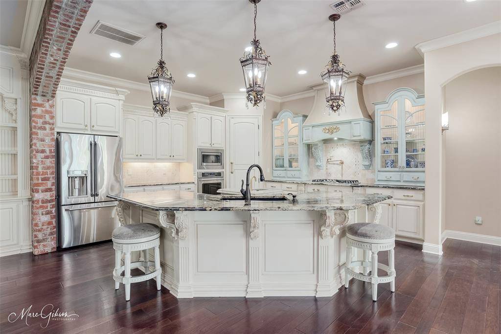 302 Bevly Lake Drive, Bossier City, LA 71111