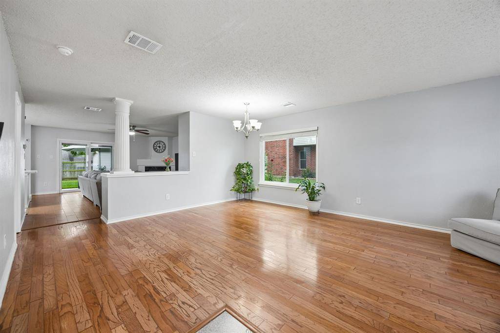 5325 Chessie Circle, Haltom City, TX 76137