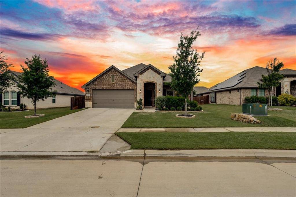 121 Rosemary Drive, Azle, TX 76020