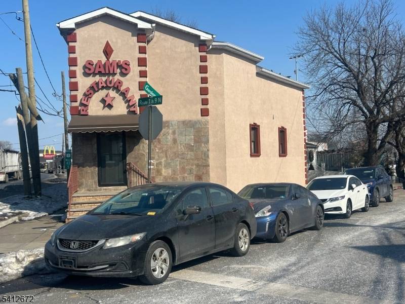 645 Garden St, Elizabeth City, NJ 07202