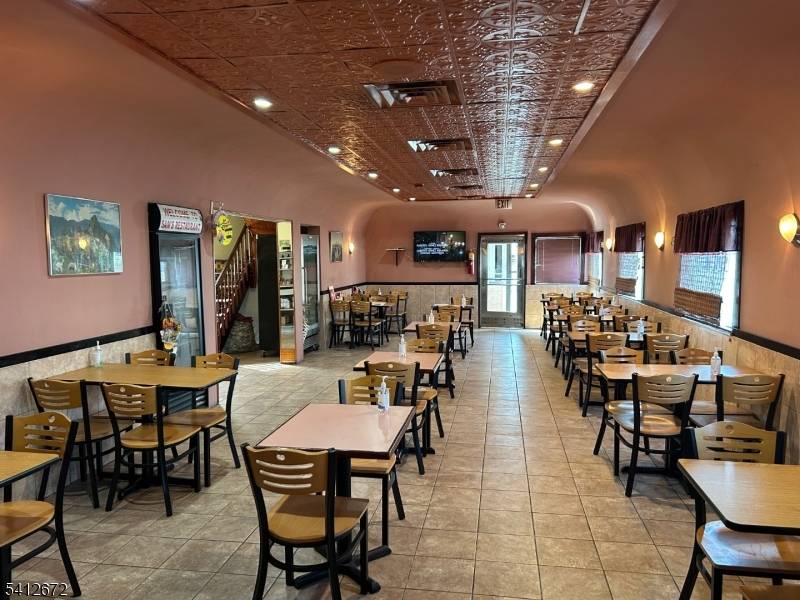 645 Garden St, Elizabeth City, NJ 07202