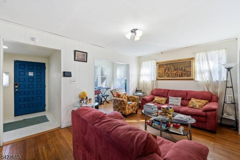 566 Chapman St, Hillside Twp., NJ 07205