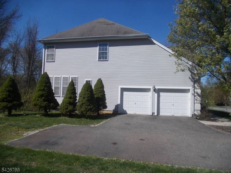 11 Shadow Hill Way, Washington Twp., NJ 07840