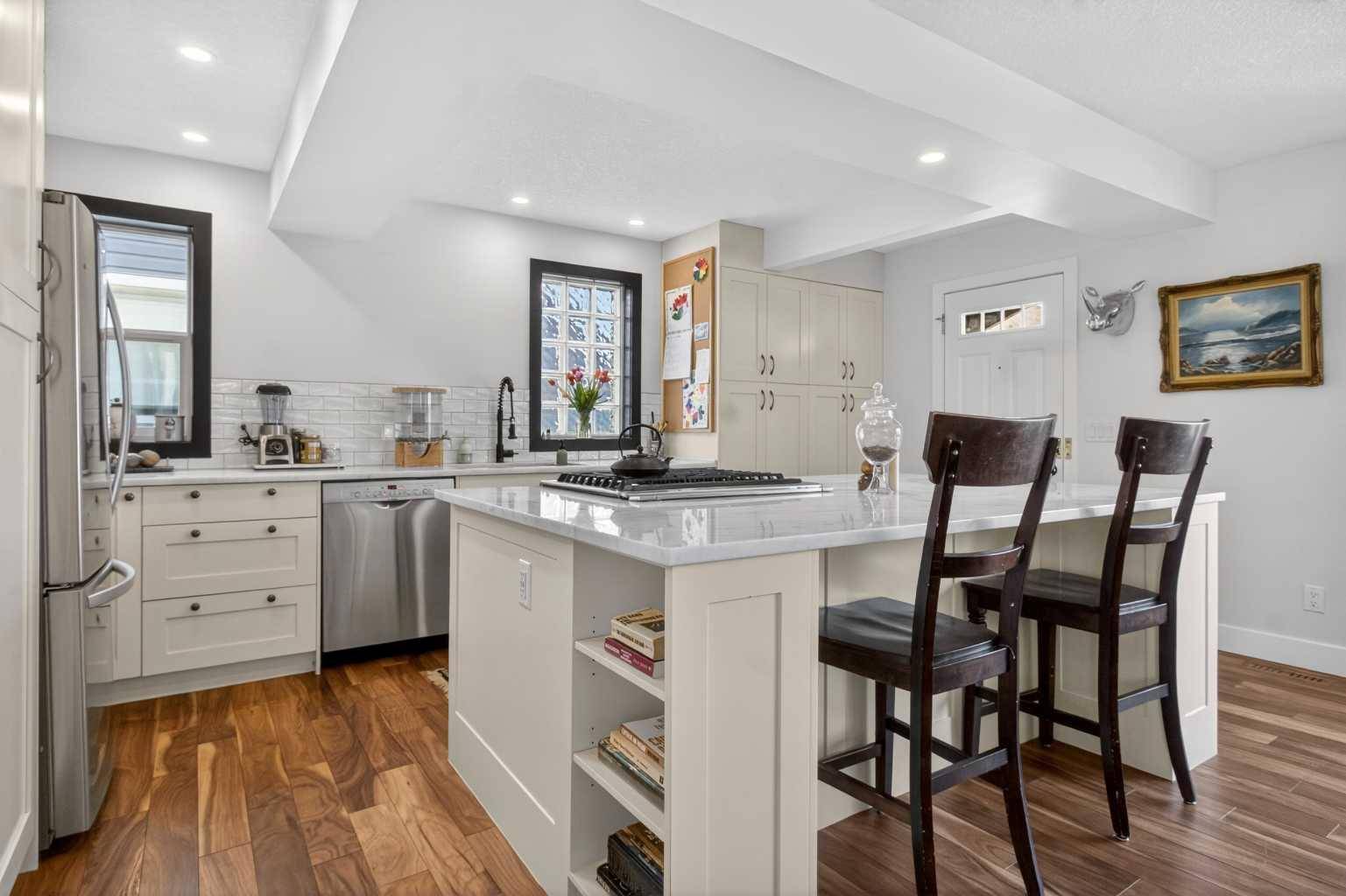 2131 Quentin AVE SW, Calgary, AB T2T 6C4