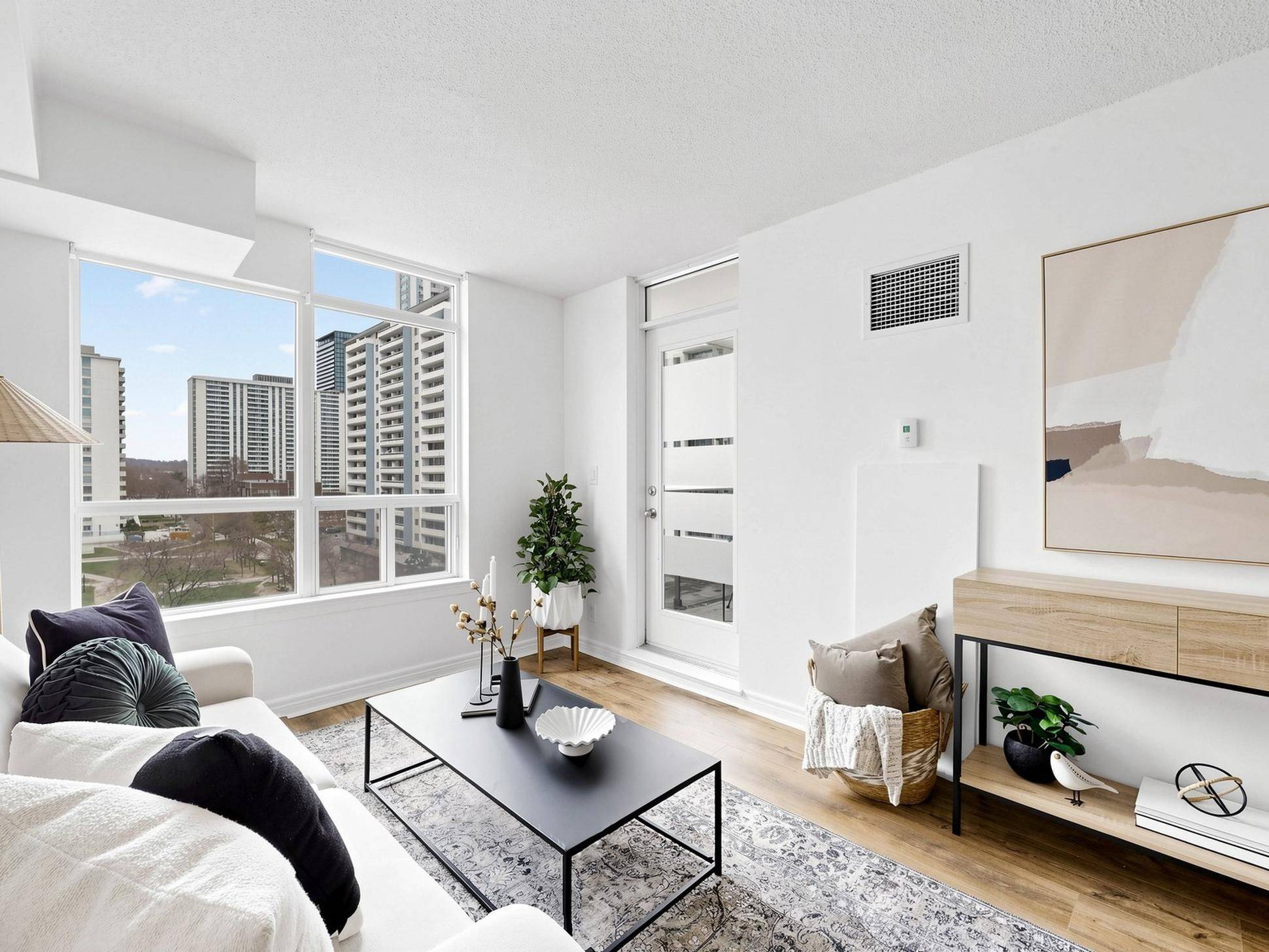 225 Wellesley ST E #811, Toronto C08, ON M4X 1X8