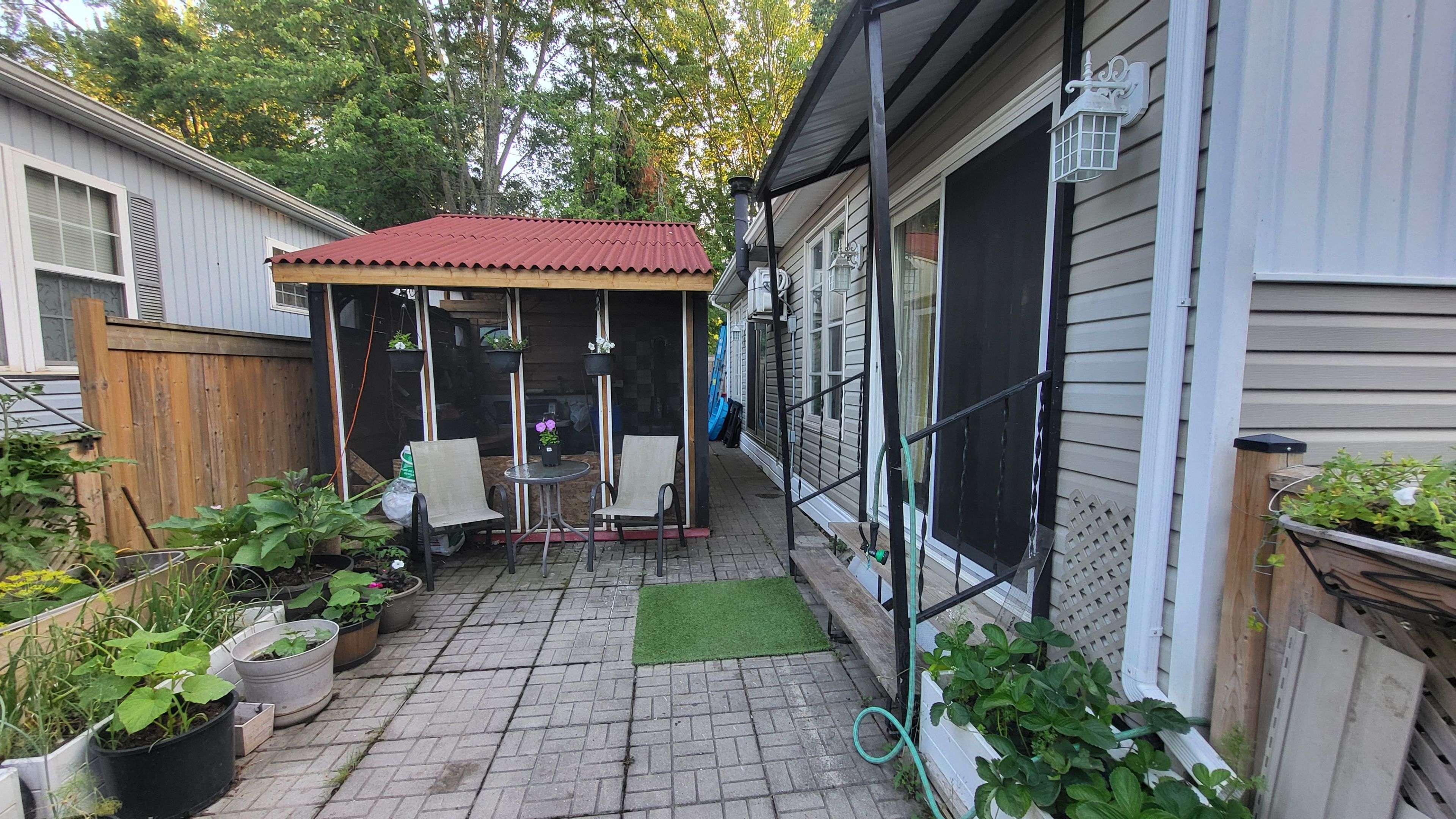 24 Chickadee CT, Georgina, ON L0E 1N0