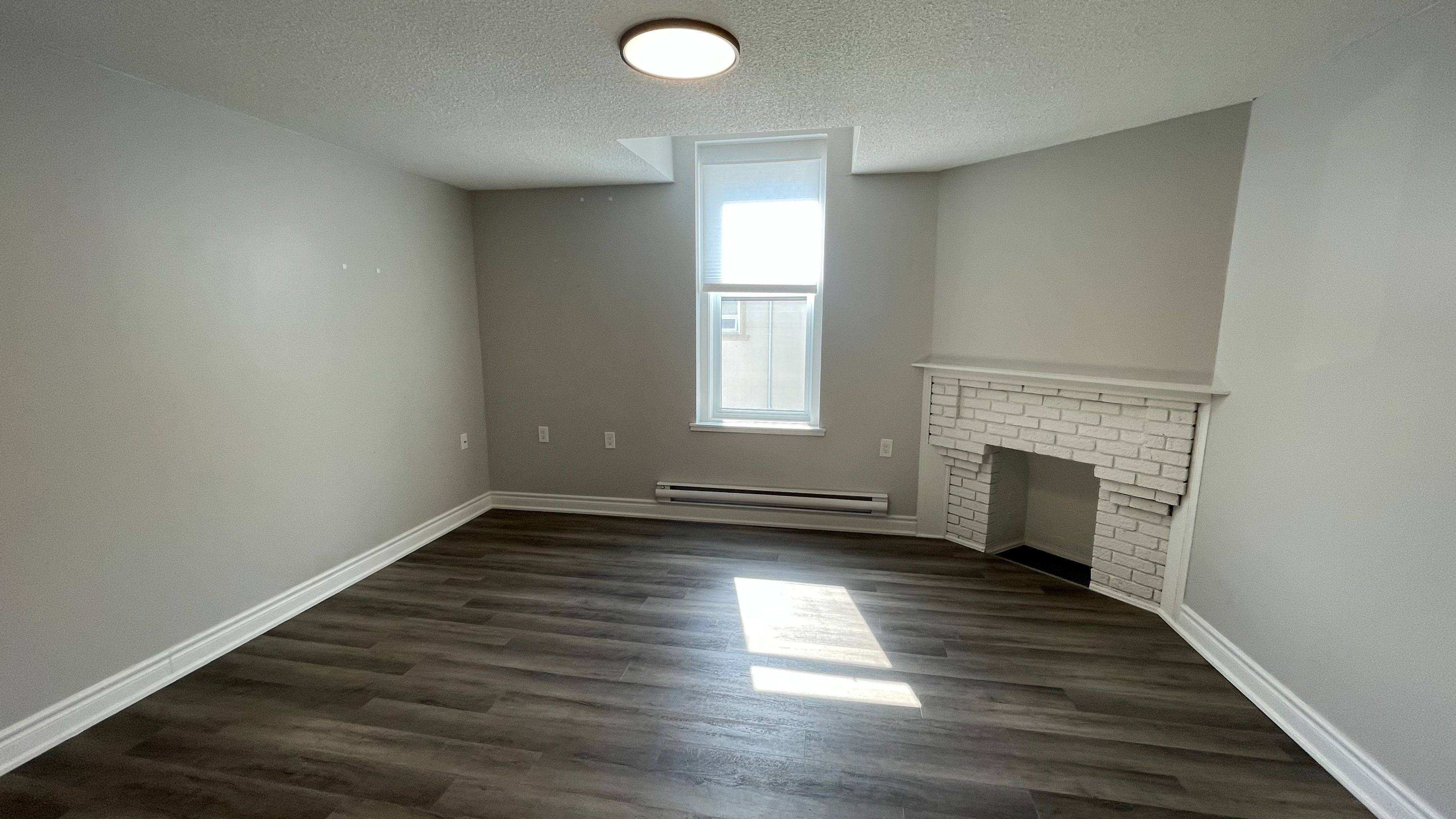 69 East Main ST #204, Welland, ON L3B 3W4