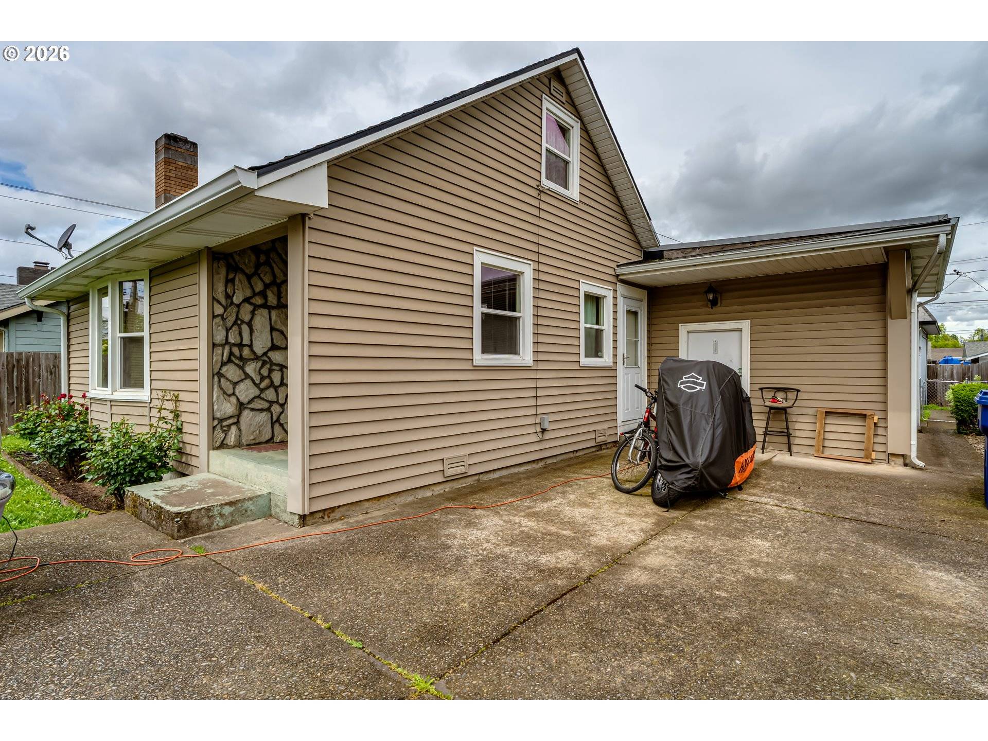 340 W M ST, Springfield, OR 97477