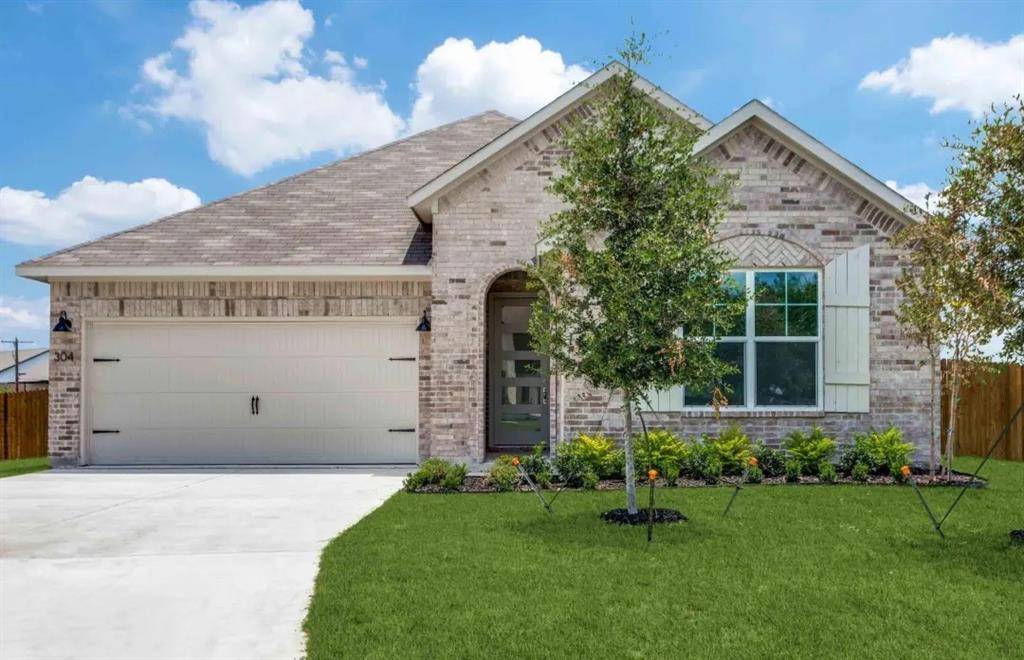 304 Ridge Drive, Justin, TX 76247