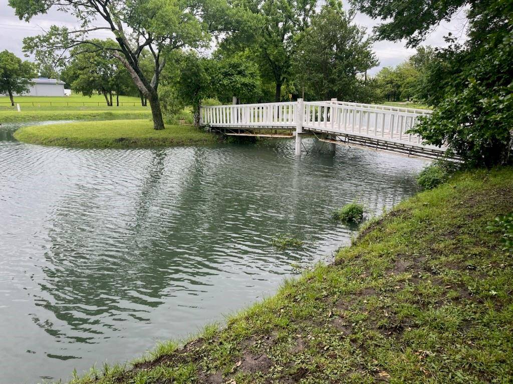 2982 Fm 2194, Farmersville, TX 75442