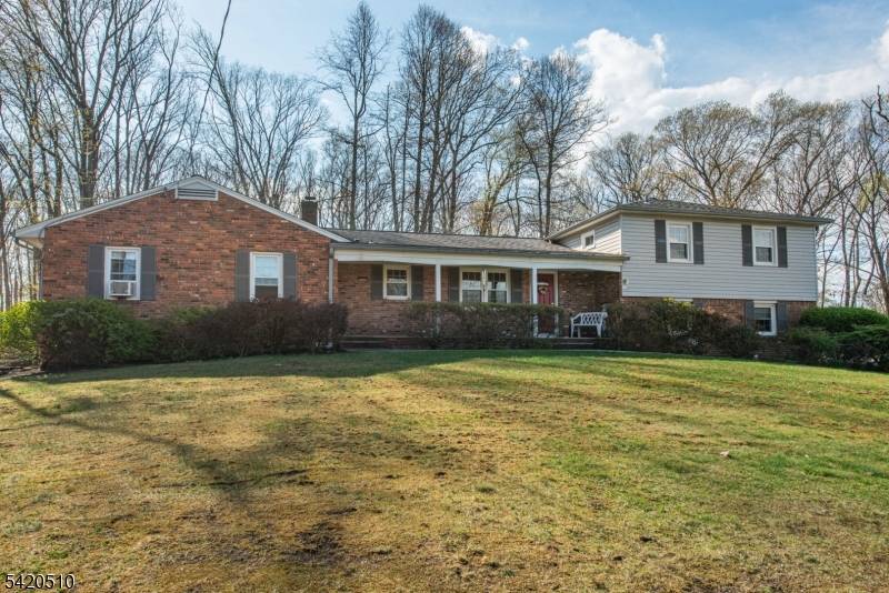 320 Reynolds Ave, Parsippany-troy Hills Twp., NJ 07054