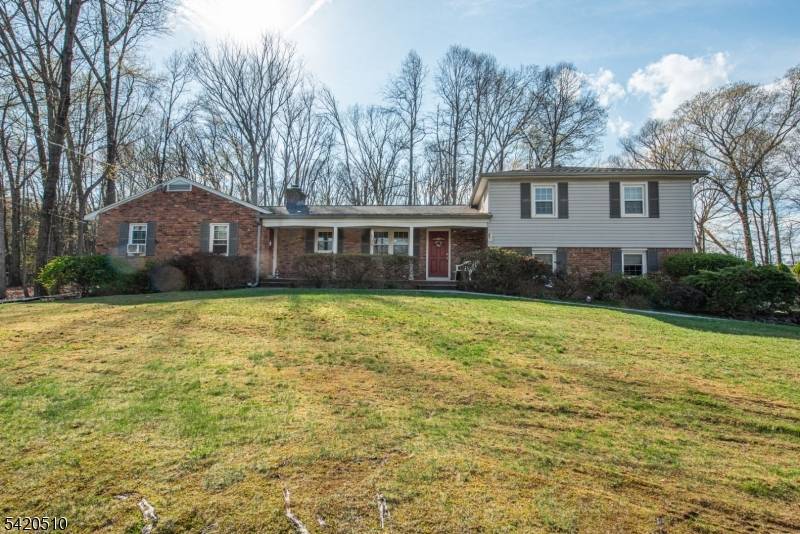 320 Reynolds Ave, Parsippany-troy Hills Twp., NJ 07054