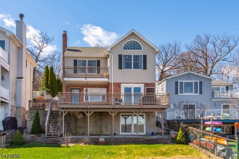 131 Maxim Dr, Hopatcong Boro, NJ 07843