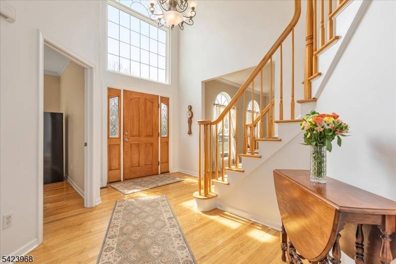 2 Nicole Dr, Franklin Twp., NJ 08873