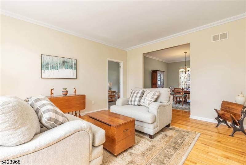 2 Nicole Dr, Franklin Twp., NJ 08873