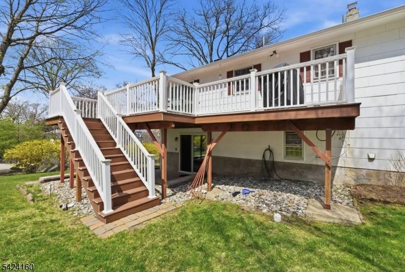 47 Siek Rd, Kinnelon Boro, NJ 07405