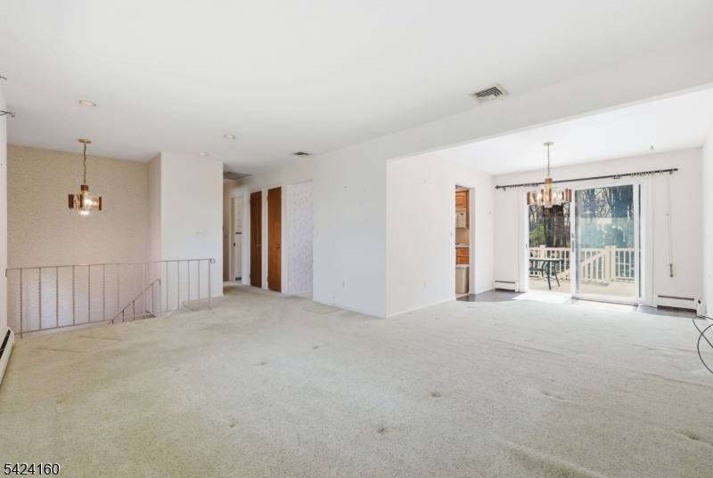 47 Siek Rd, Kinnelon Boro, NJ 07405