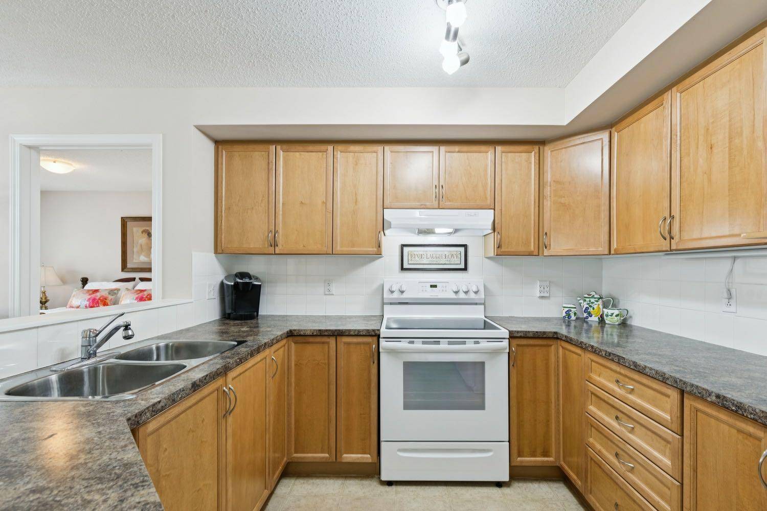 5200 44 AVE NE #2202, Calgary, AB T1Y 7L4