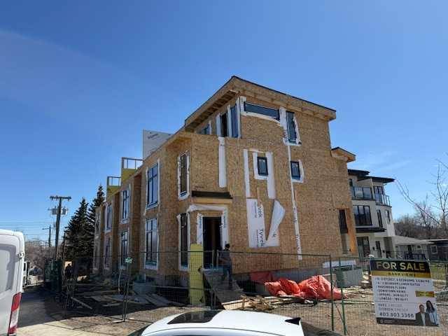 1917 25 AVE SW, Calgary, AB T2T 4T5