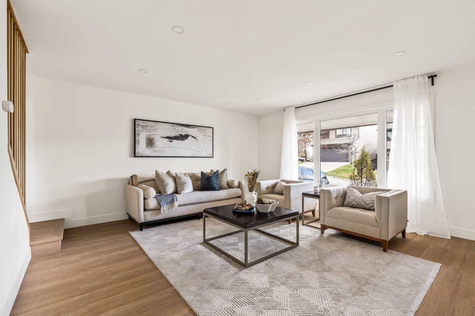 11 Coach Manor Rise SW, Calgary, AB T3H 1C5