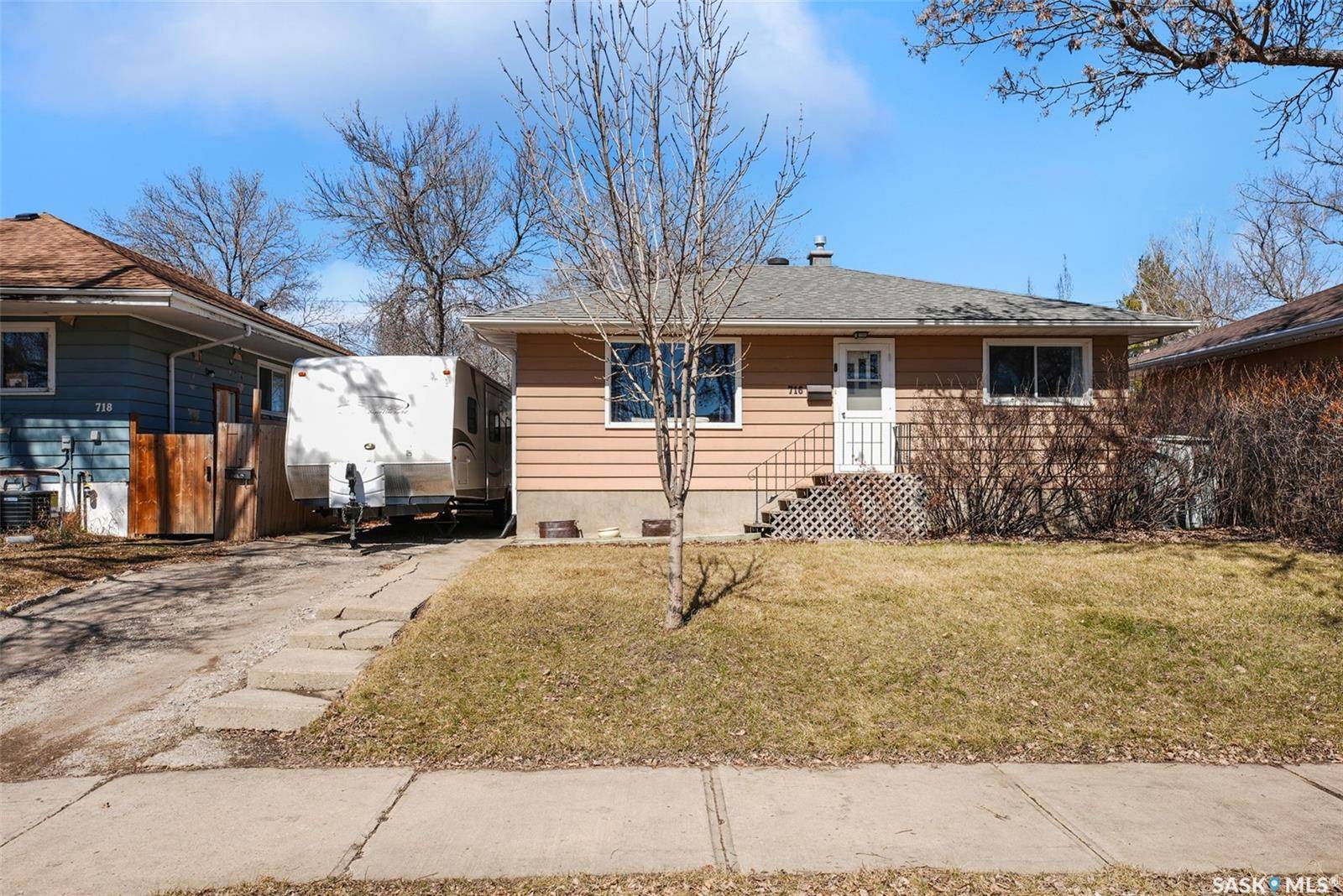 716 18th AVENUE E, Regina, SK S4N 1E7