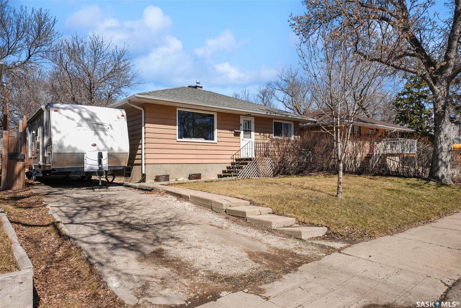 716 18th AVENUE E, Regina, SK S4N 1E7