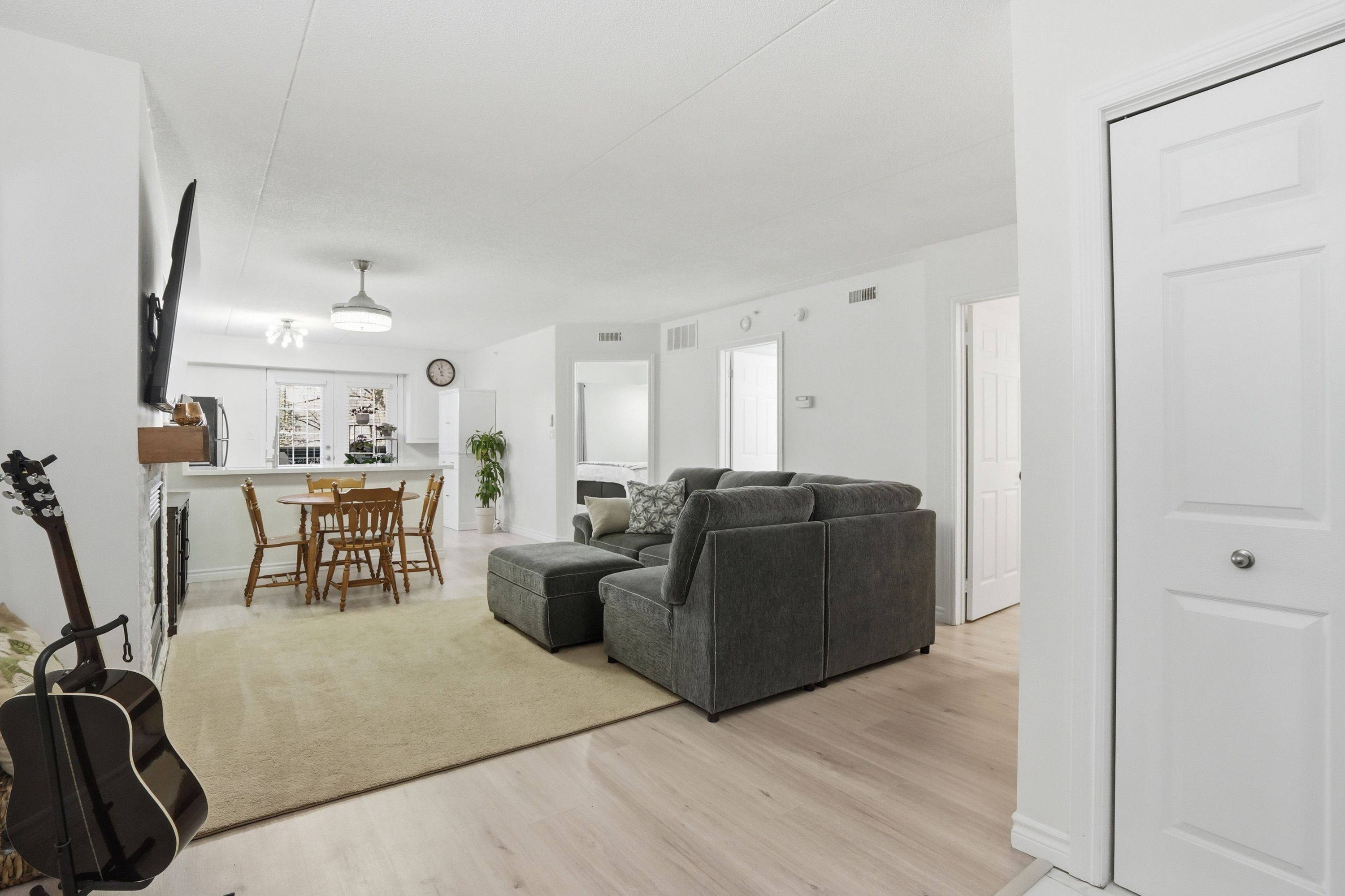 4003 Kilmer DR #207, Burlington, ON L7M 4M1