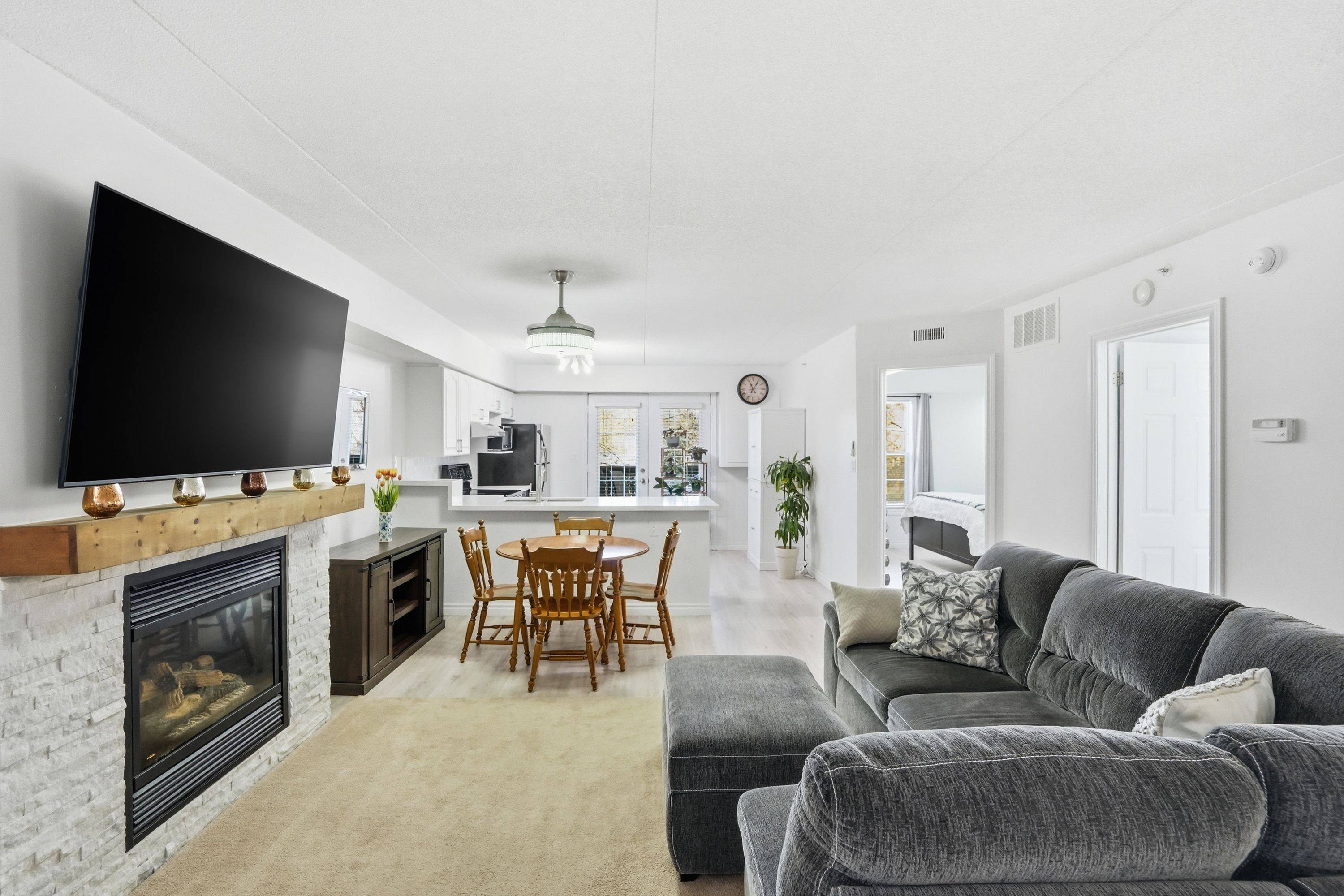 4003 Kilmer DR #207, Burlington, ON L7M 4M1