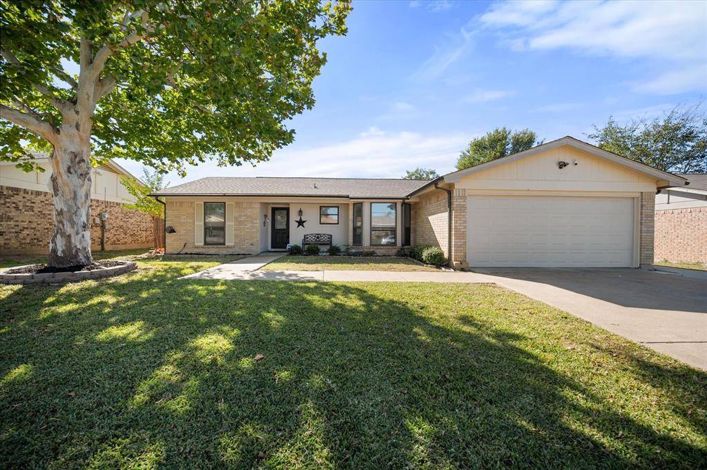 6636 Fair Meadows Drive, Watauga, TX 76148