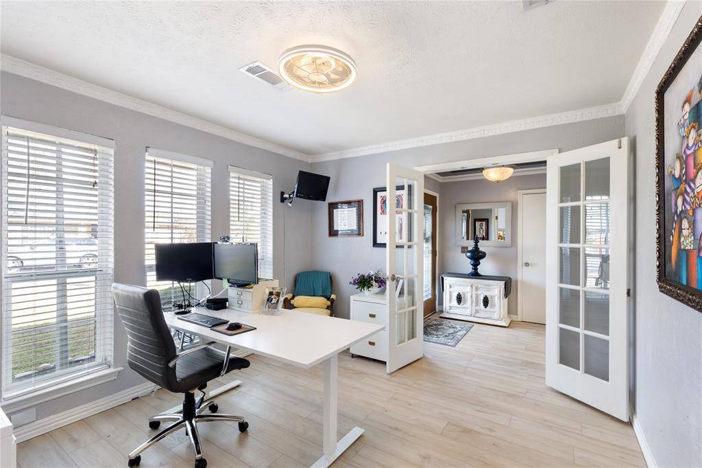 6818 Southpoint Drive, Dallas, TX 75248