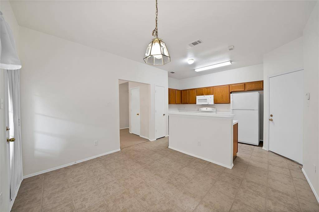 2840 Saint Johns Avenue, Lancaster, TX 75146