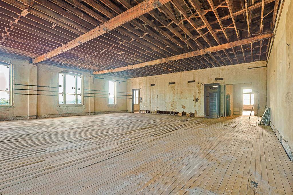 125 S Waco Street #2, Hillsboro, TX 76645